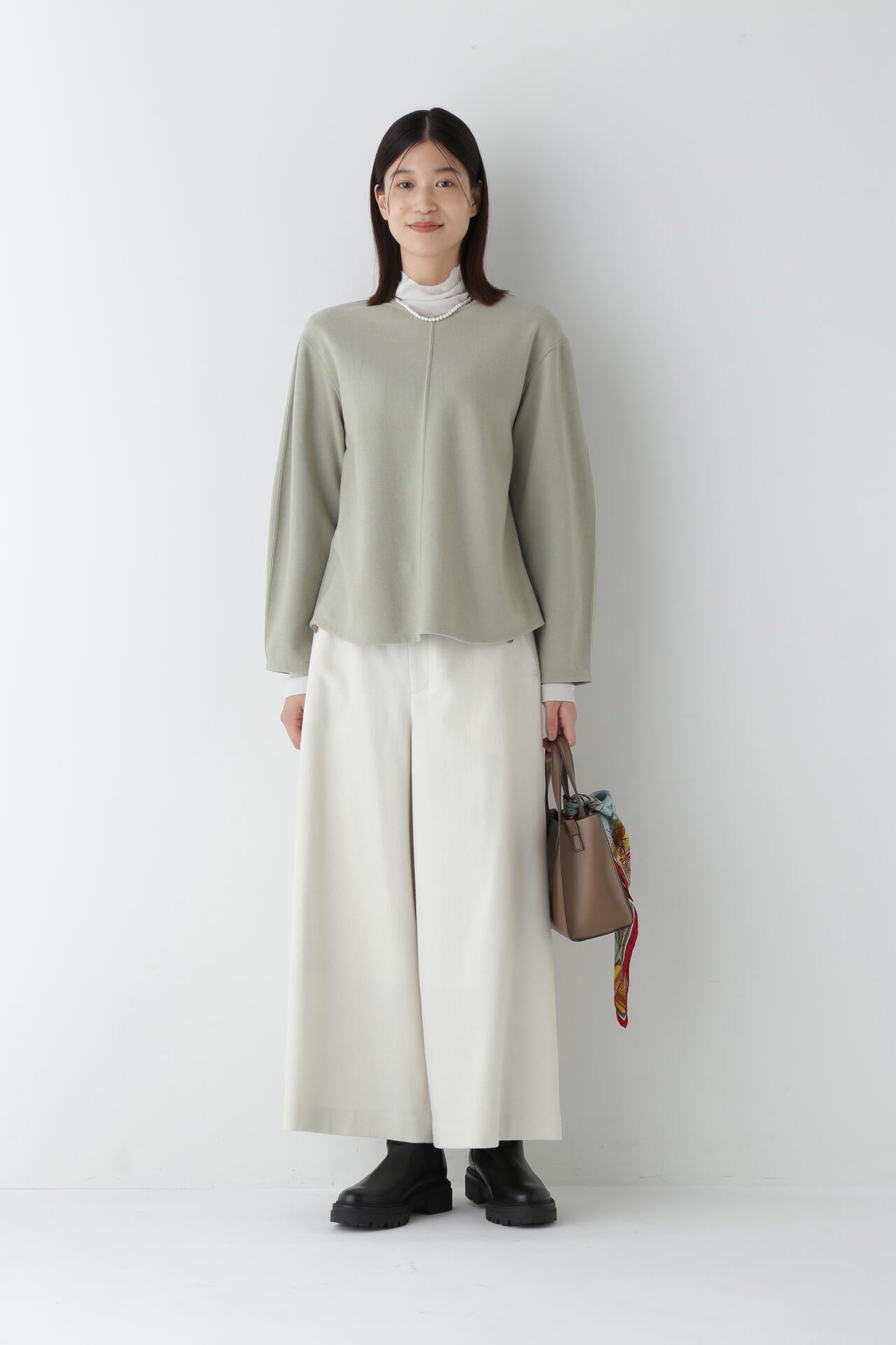 セミ梳毛ツイルパンツ | human woman（ヒューマンウーマン） ｜【公式