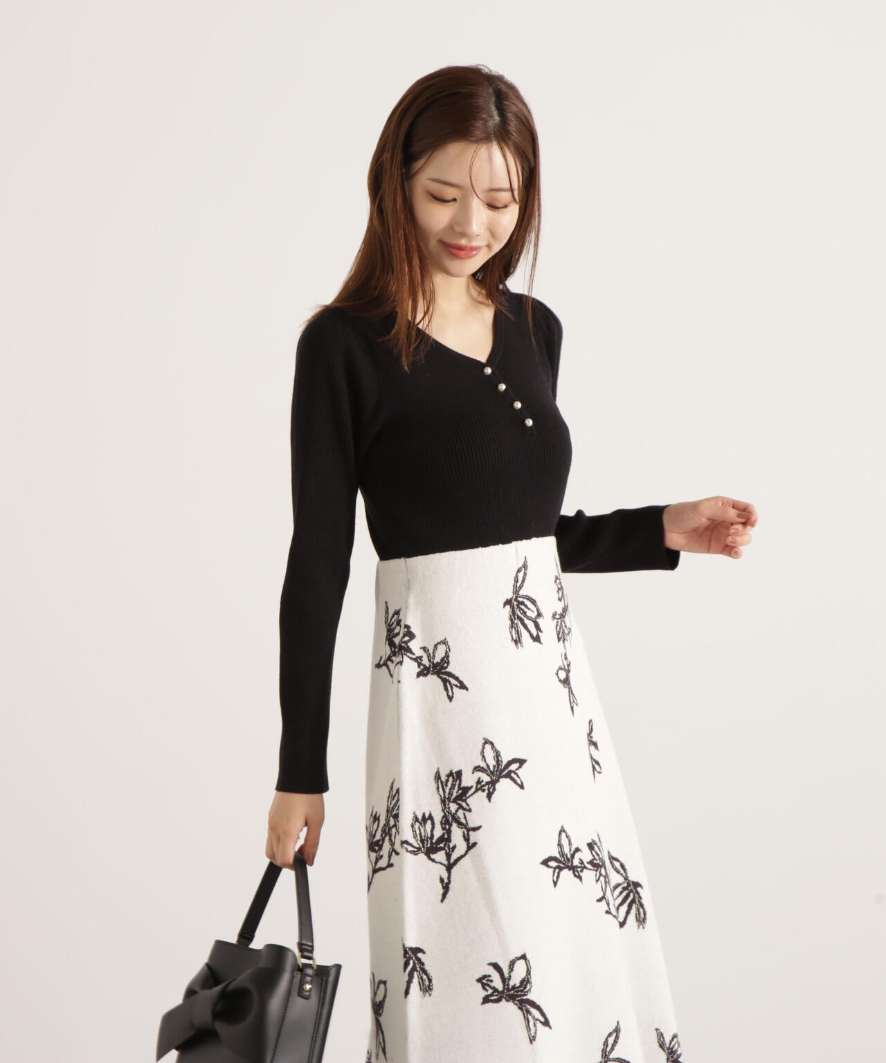 花柄ジャガードニットワンピース【ブルー×エクリュ：WEB・一部店舗限定