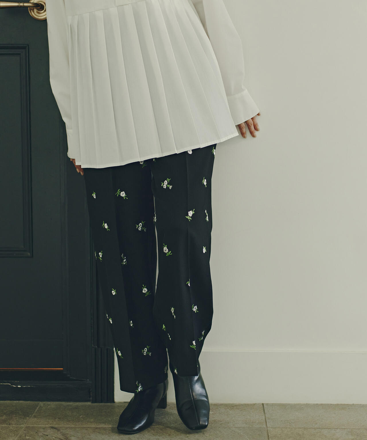 小室安未さん着用】エンブロイダリーフラワーパンツ | N. Natural