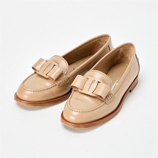 Salvatore Ferragamo ヴァラ ローファー 6 1/2 ピンクベージュ レザー