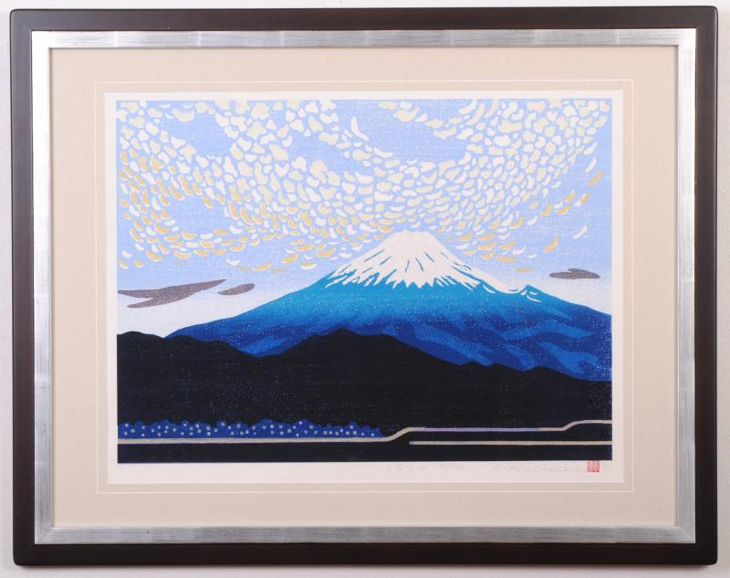 富士山の絵を木版画で制作した西田忠重の富士山の和の絵「白富士」