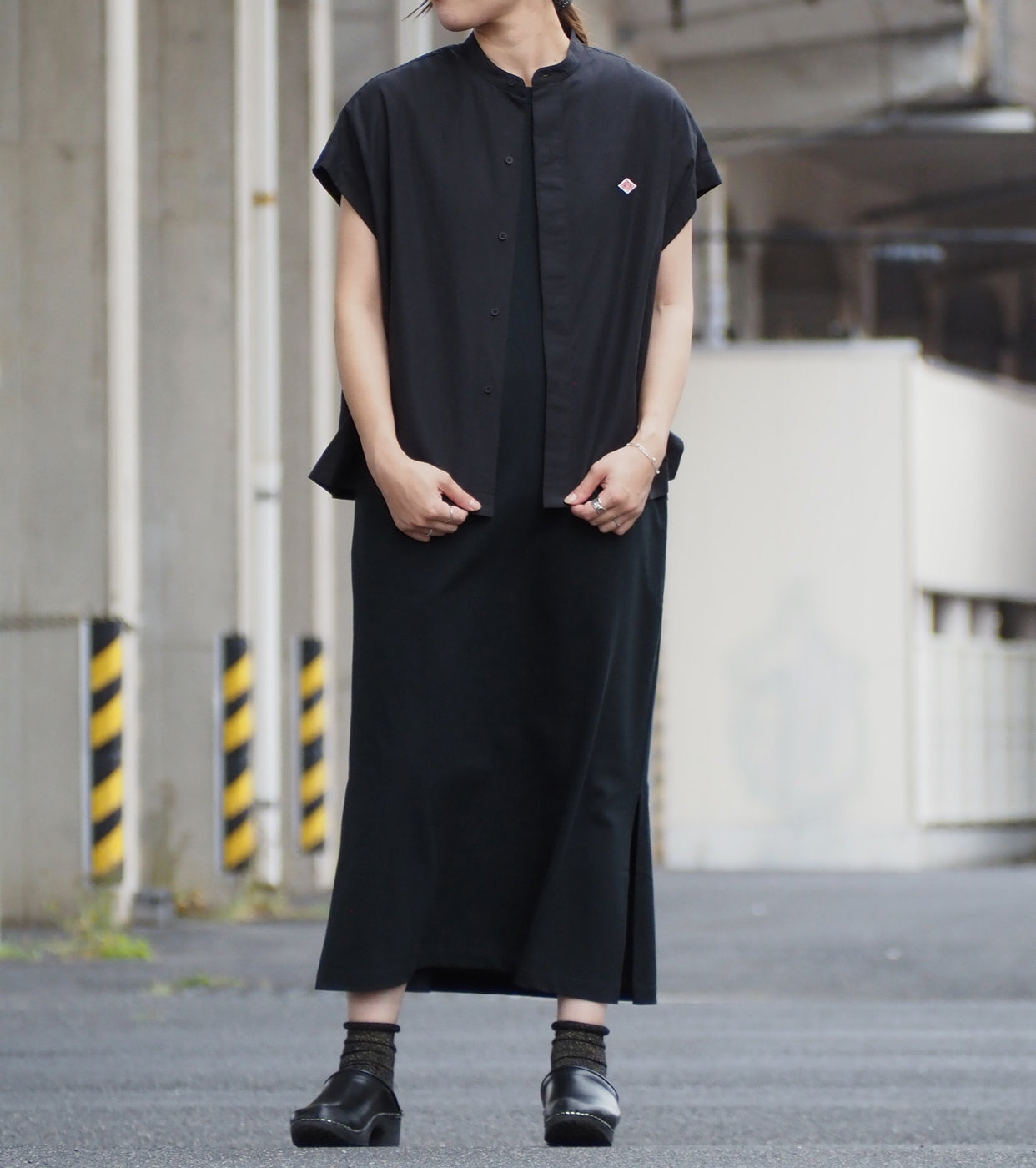 DANTON コットン リネン スラブ スリーブレスシャツ , Black – Navyblue