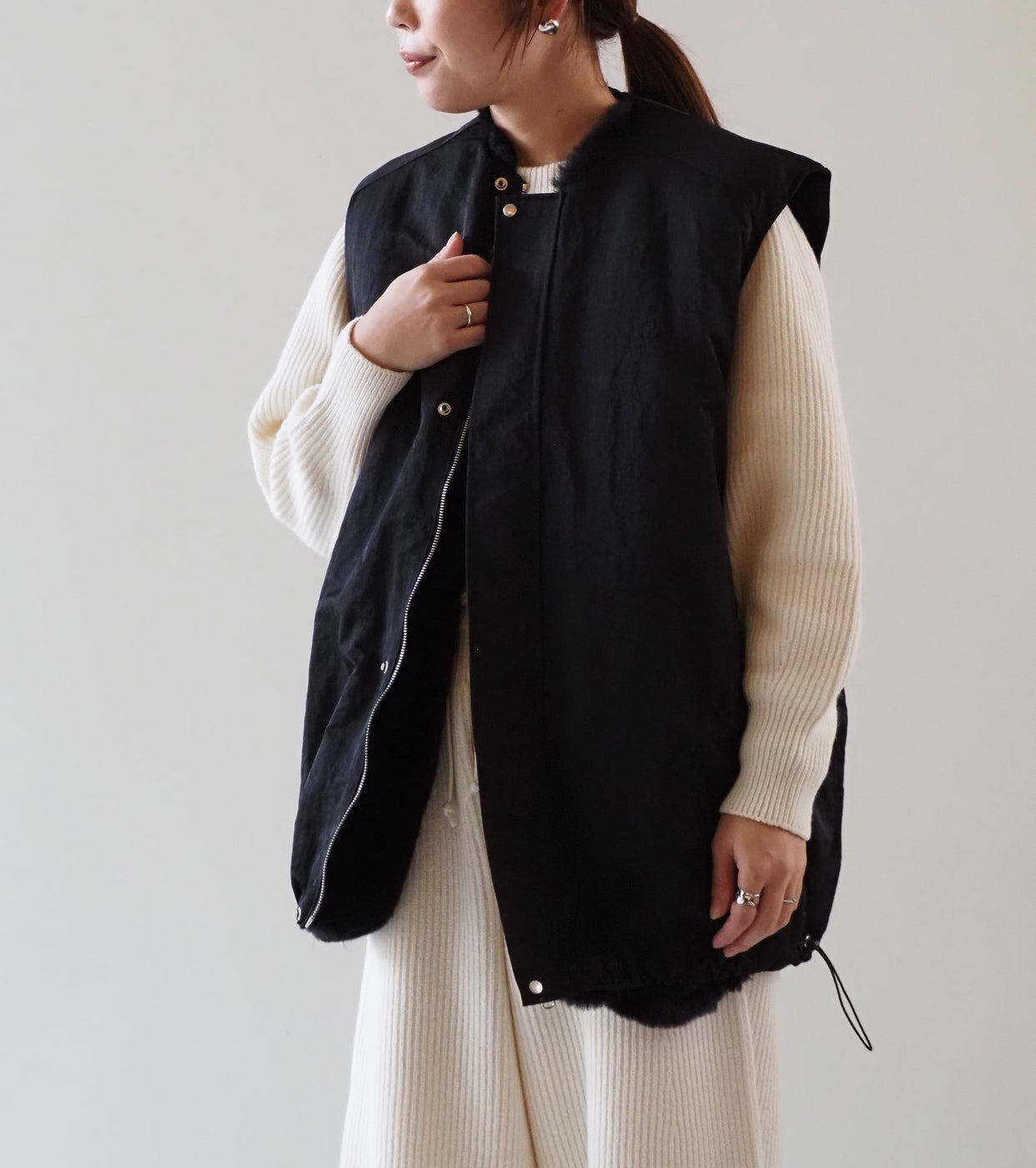 ALWEL REVERSIBLE SLEEVELESS JACKET ,Black – Navyblue