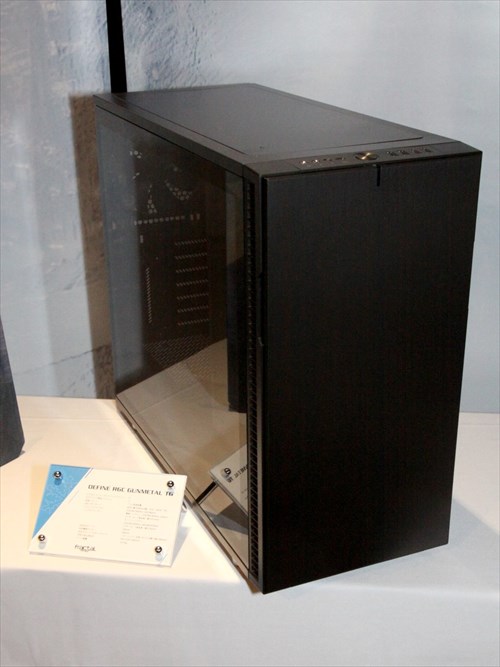 Fractal Designの人気ケース「Define R6」にフロントUSB Type-C搭載