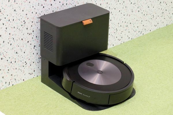 ルンバ j7+」は日本の住宅に向くロボット掃除機 | マイナビニュース
