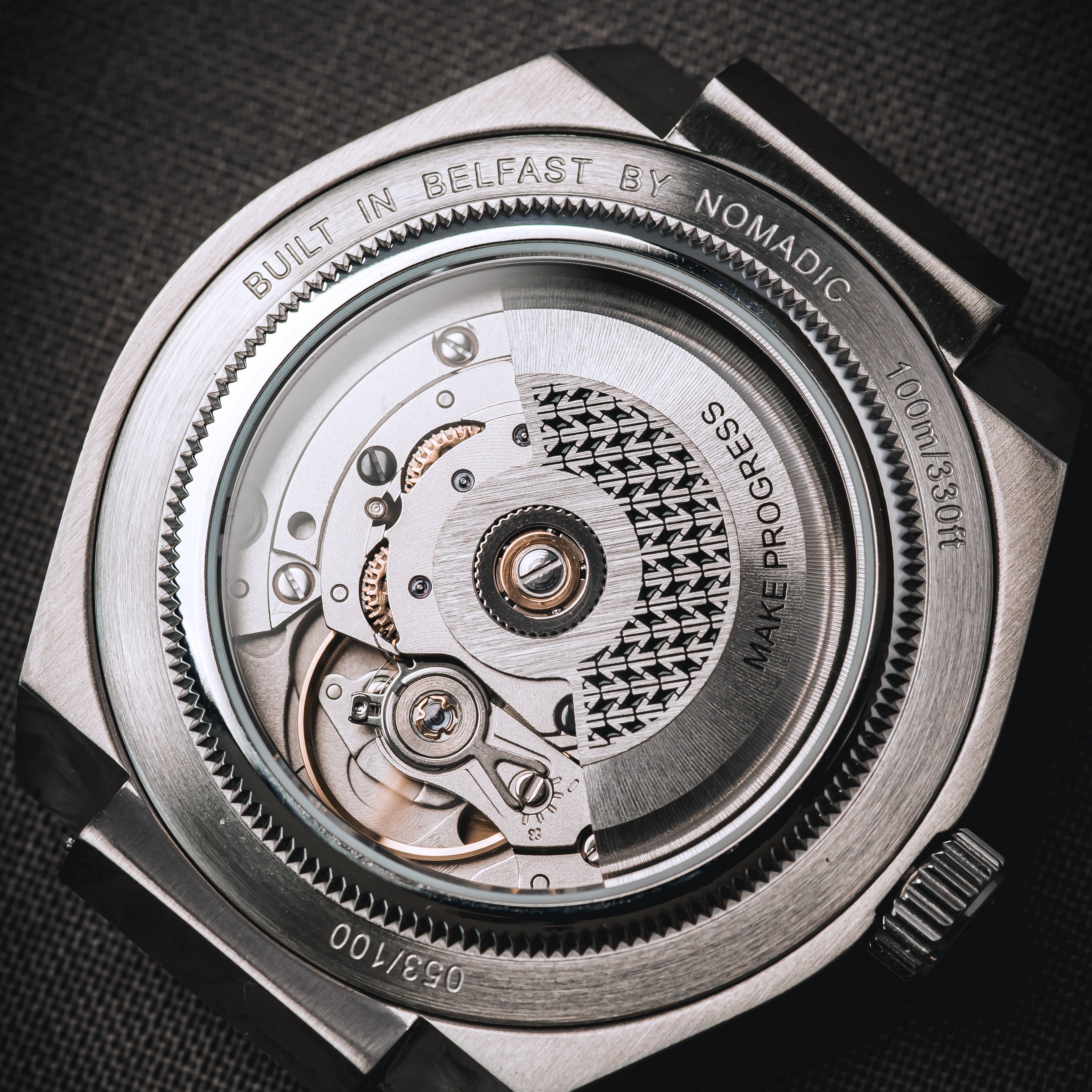 Cíor 928 - Luxury Sports Watch (36mm) - Mother of Pearl with