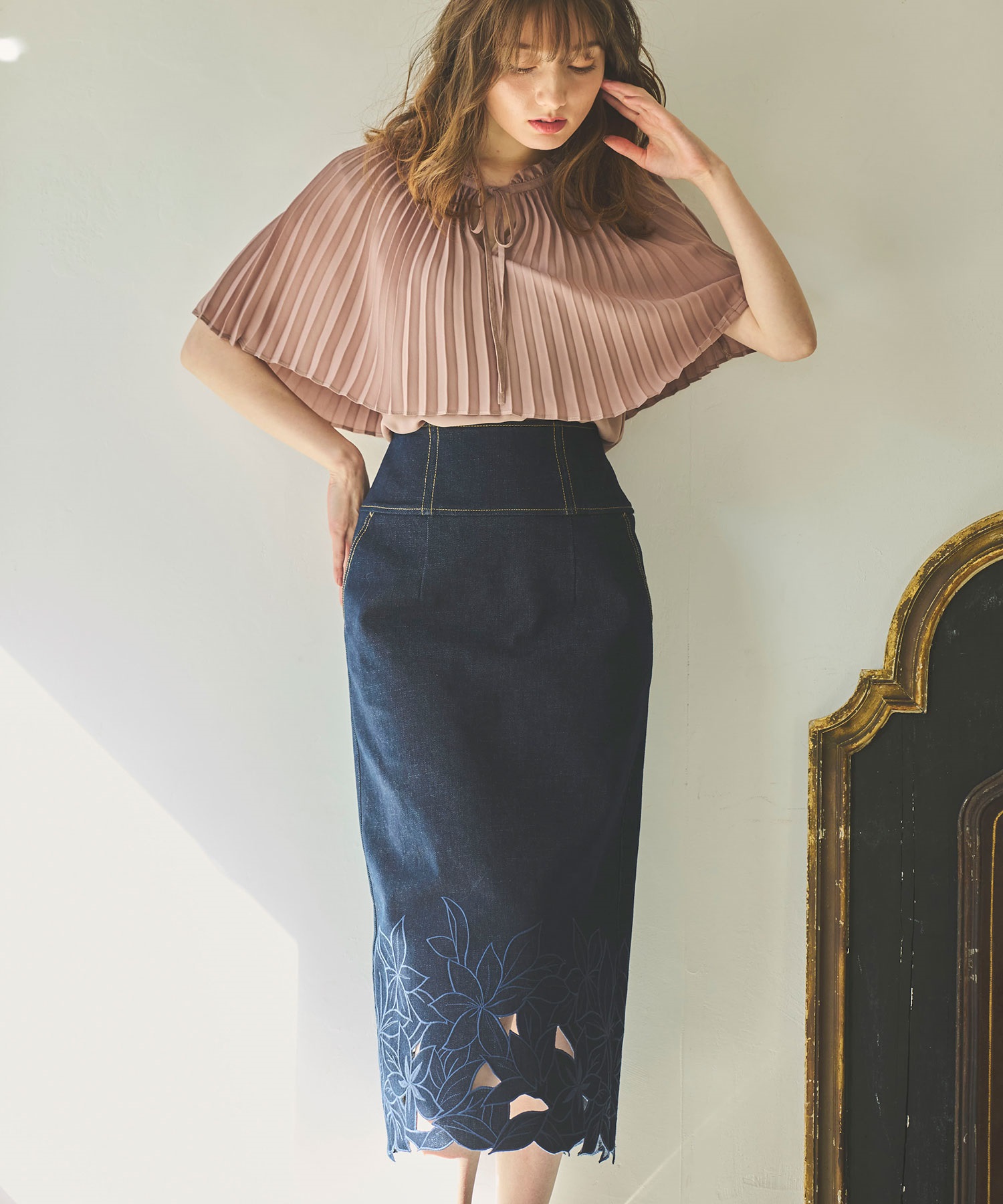 ボタニカル刺繍タイトスカート | タイトスカート | NOELA OFFICIAL WEB