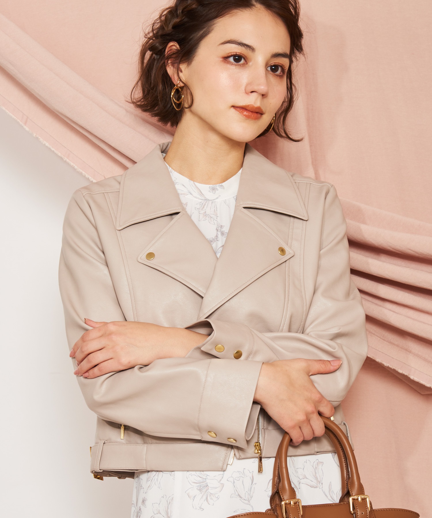 TO BE CHIC フェイクレザージャケット 40 ピンク フリル ペプラム