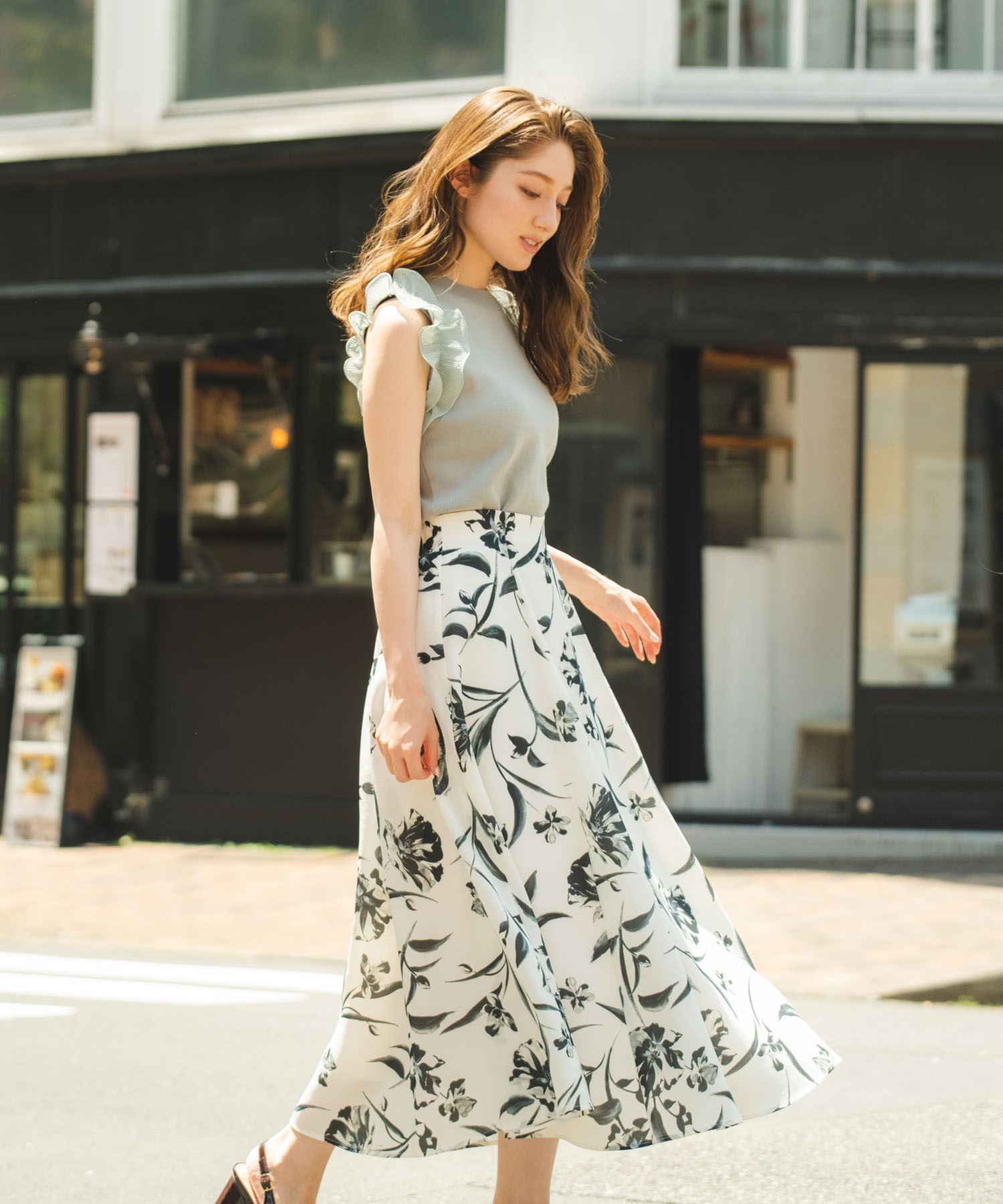 最終値下げ！TOGA PULLA トーガプルラ 花柄フレアスカート ホワイト