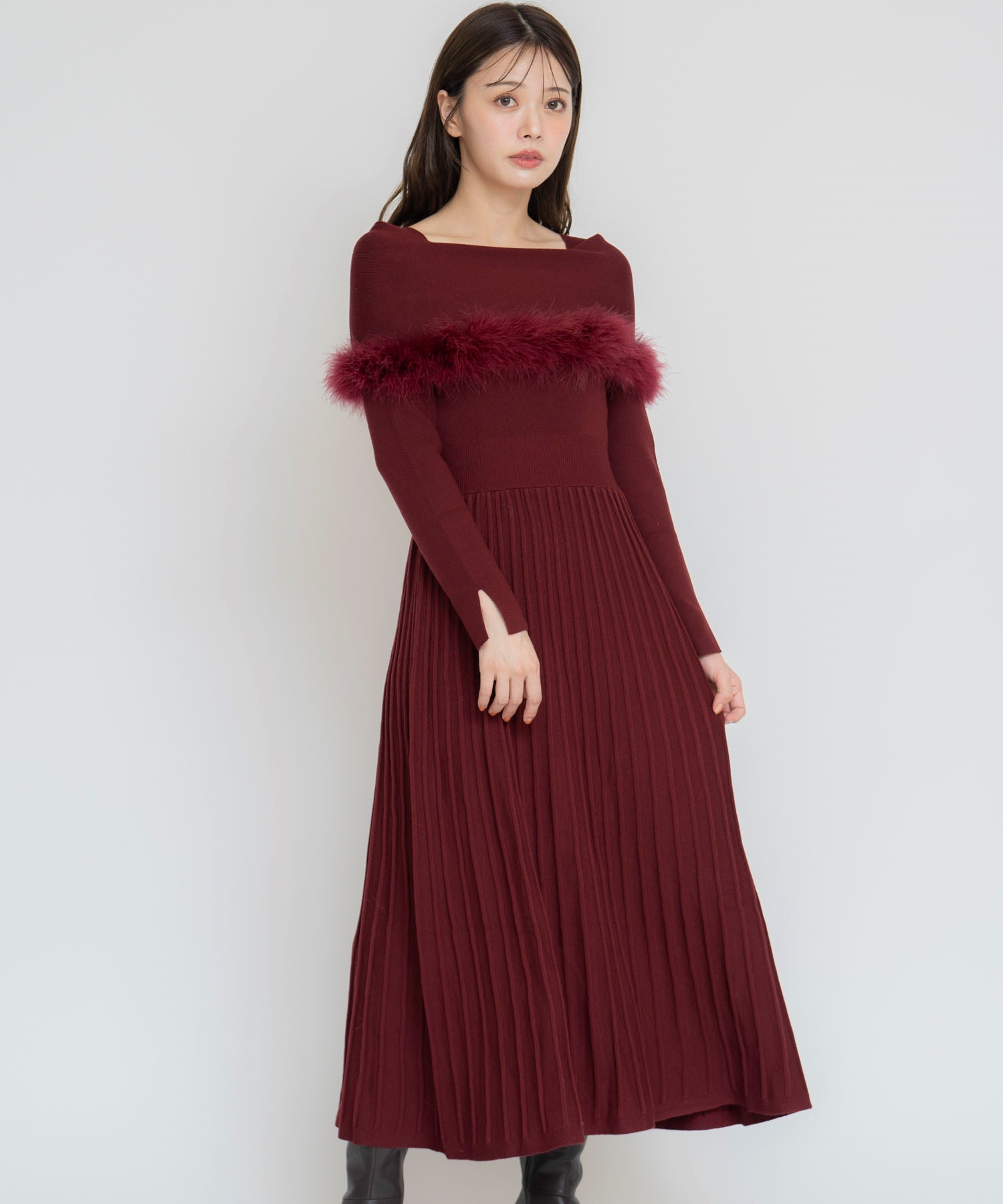 フェザートリムニットワンピ | ニットワンピース | NOELA OFFICIAL WEB