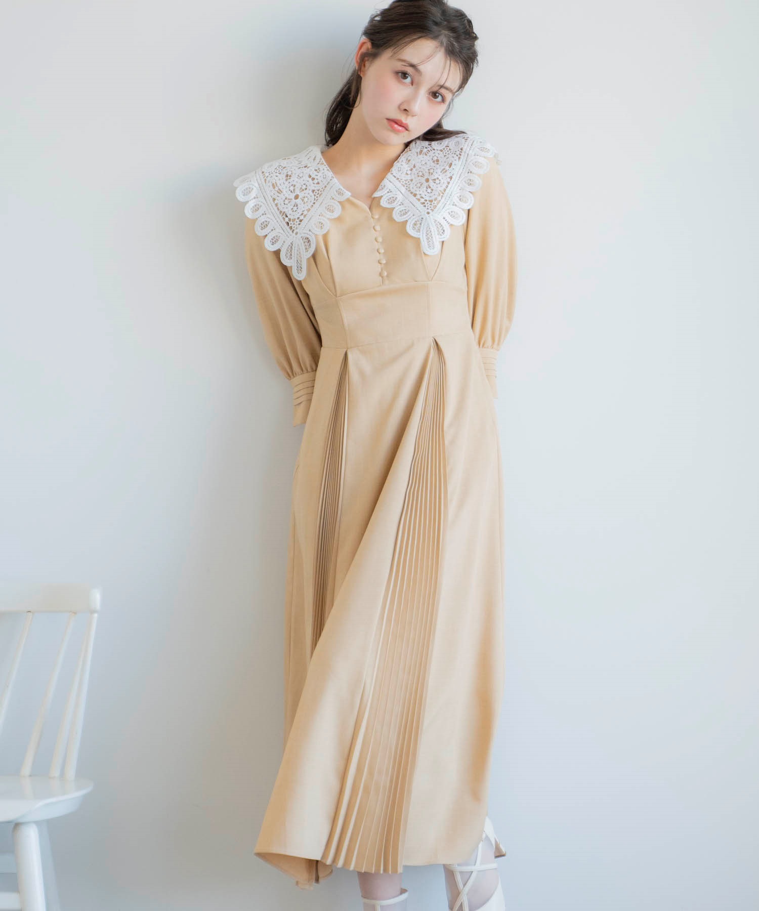 襟レースプリーツワンピ | ロングワンピース | NOELA OFFICIAL WEB STORE