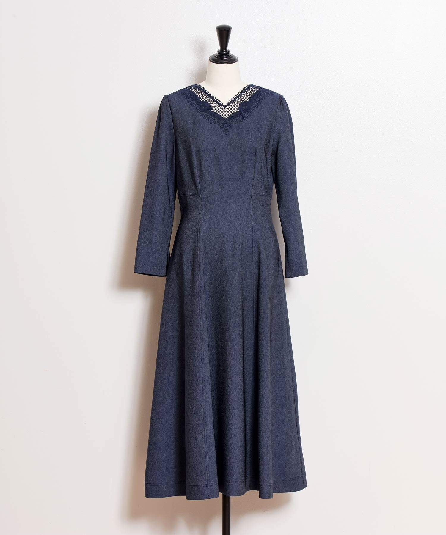 レースネックデザインワンピ | ロングワンピース | NOELA OFFICIAL WEB