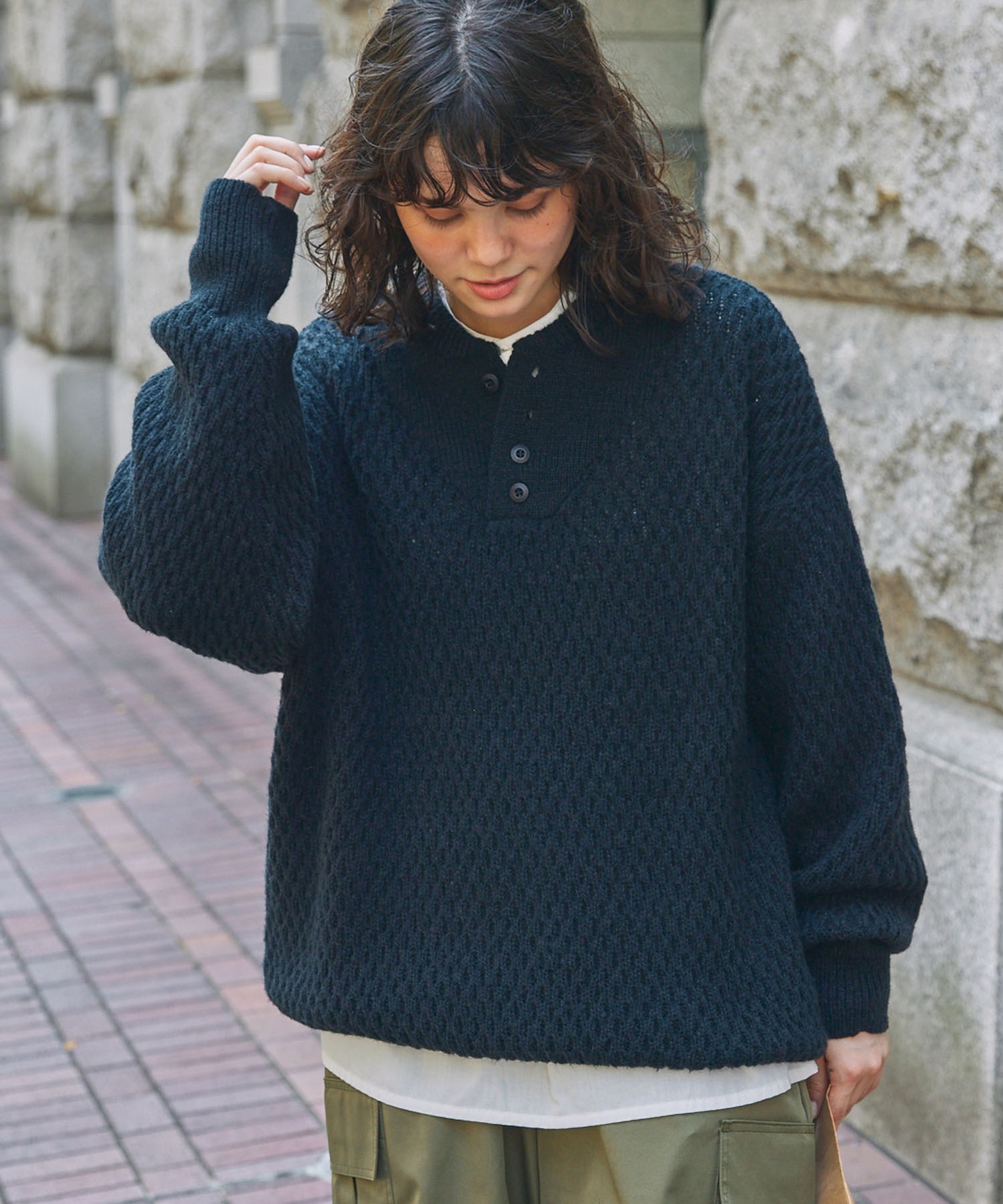 サーマル編みニットヘンリーネックミリタリージープセーター MONO-MART