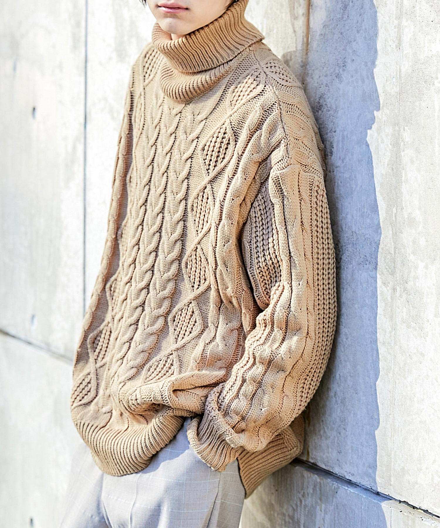 ビッグシルエットアラン編みタートルネックケーブルニットセーター