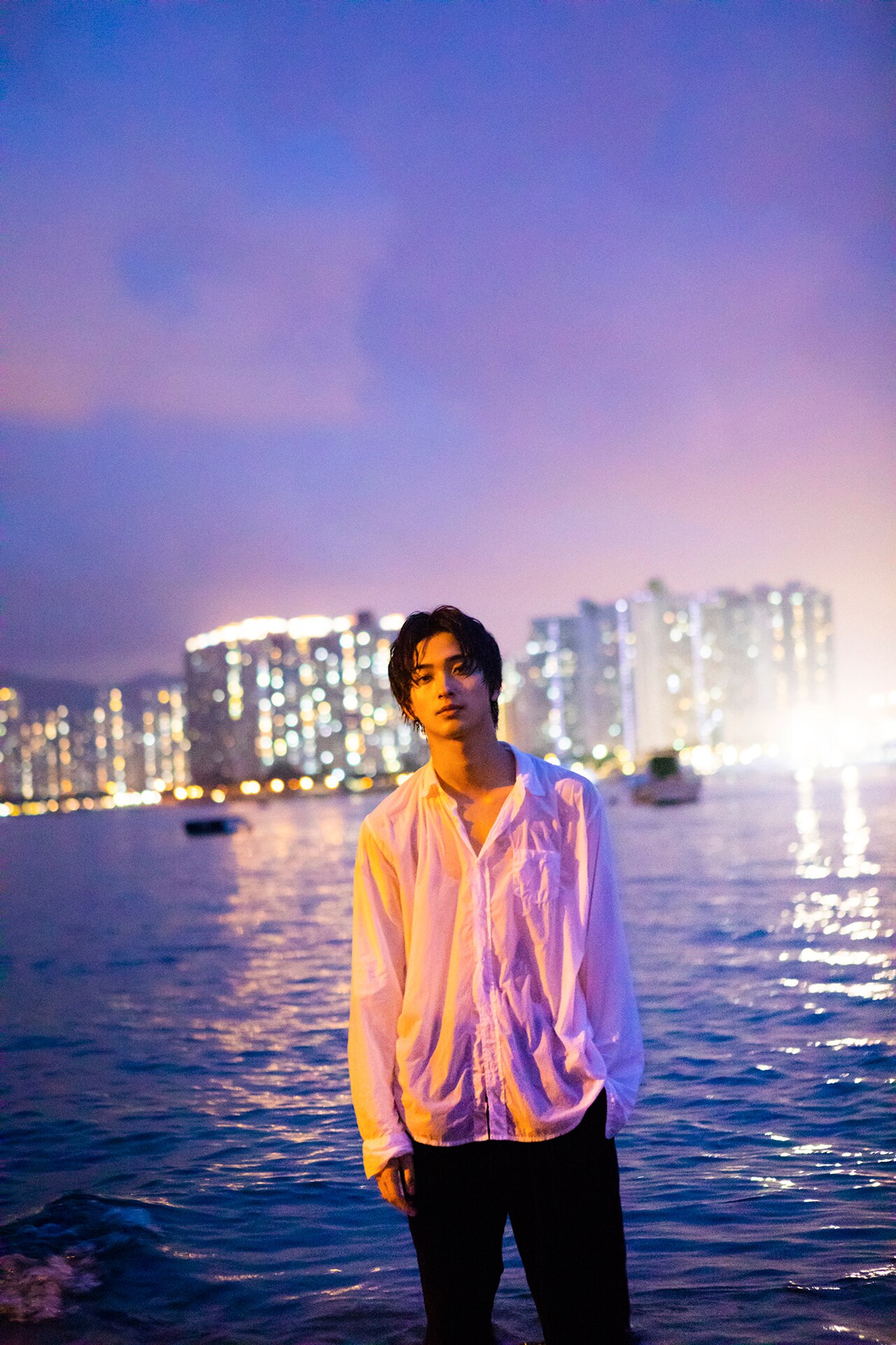 横浜流星の2nd写真集が発売決定、ヒゲや煙草吸う姿など香港で男全開