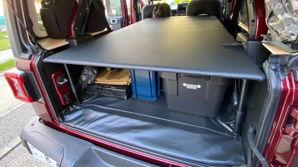 JLラングラーに自作のベッドキット完成！｜ジープ横浜青葉スタッフ