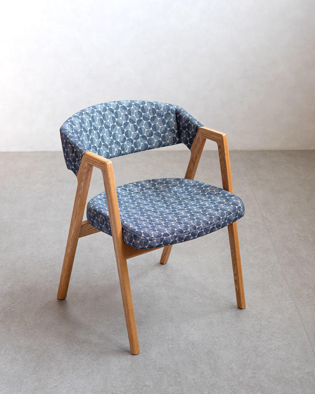 ナガノインテリア ｜ KC323 ARM CHAIR - レッドオーク