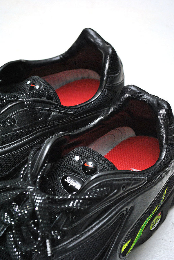 NIKE x SUPREME ZOOM STREAK SPECTRUM PLUS