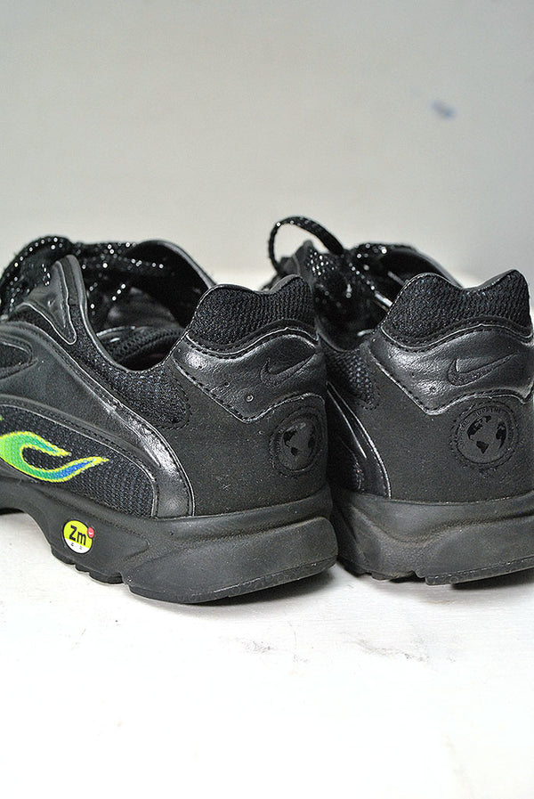 NIKE x SUPREME ZOOM STREAK SPECTRUM PLUS