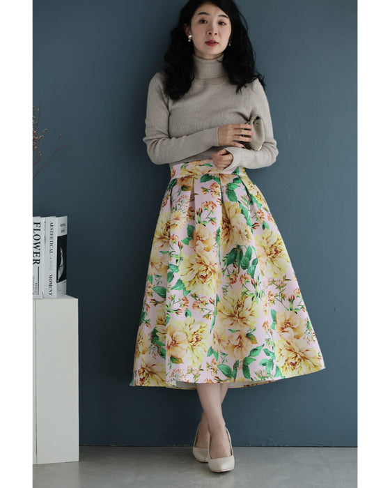 ペールピンクのロマンティックな花柄タックミディアムスカート – ONE