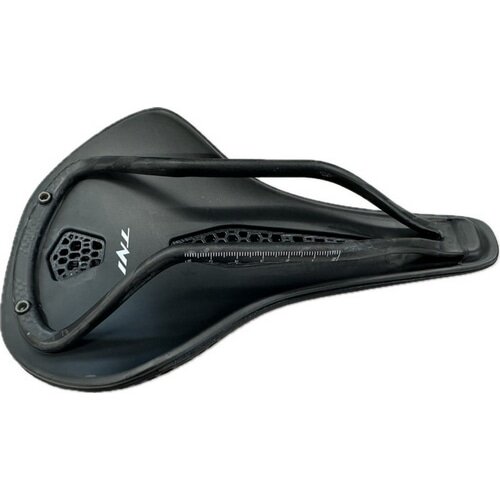 TNI ( ティエヌアイ ) サドル 3D AEROFLOW CBNサドル Ⅱ ( 3D エアロ