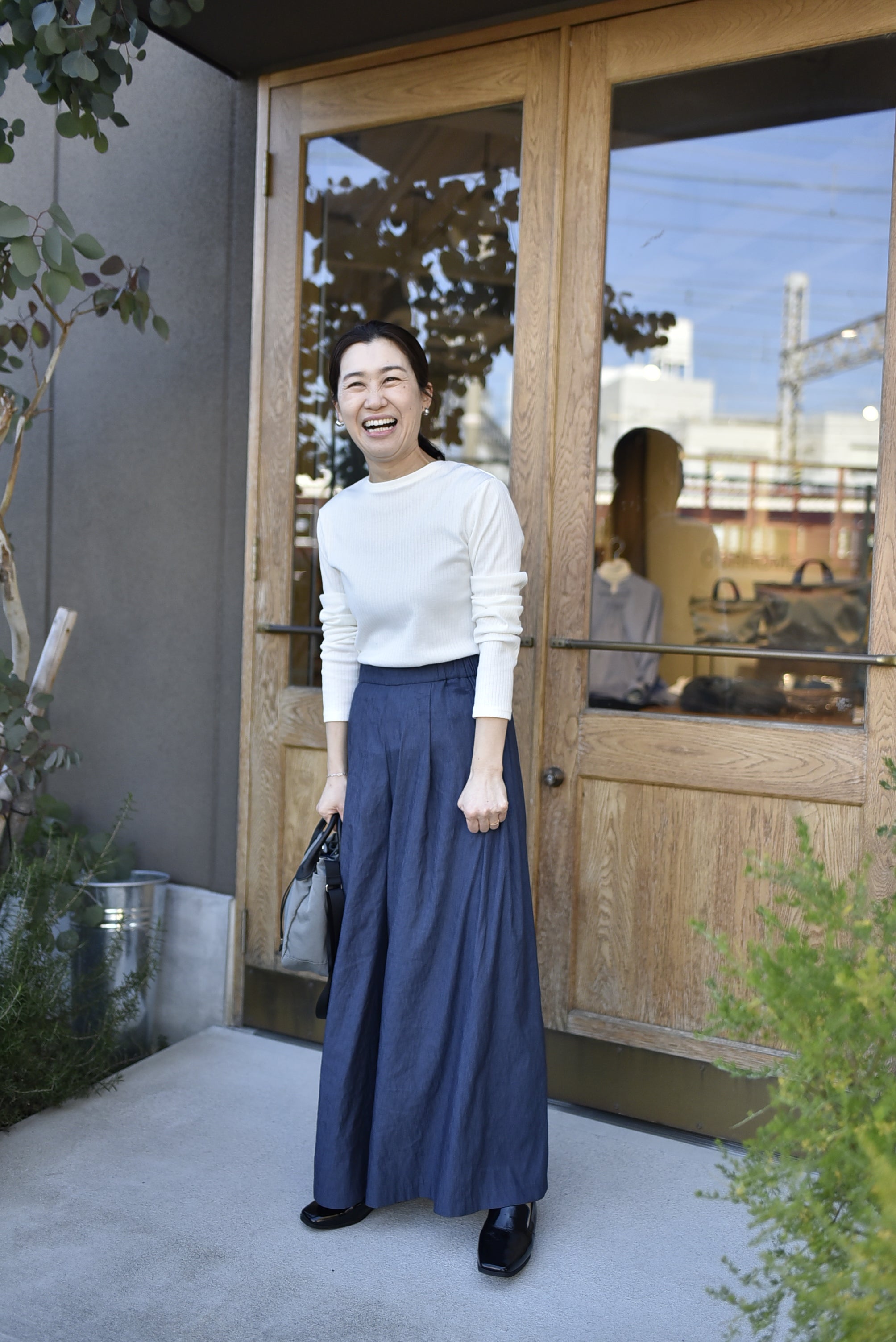 さっと履けて脱げにくい、エナメルスリッポン – OURHOME