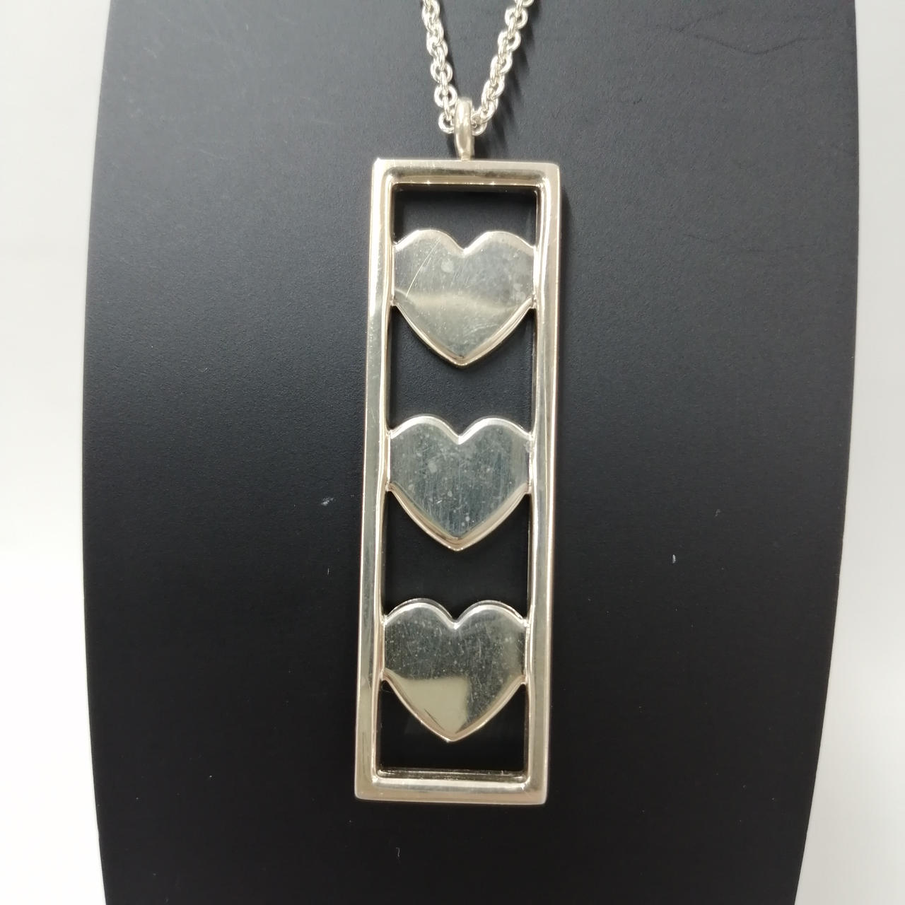 ティファニー(TIFFANY&CO.)|トリプルハートプレートネックレス