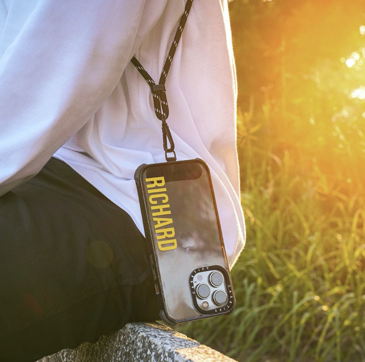 CASETiFY、お高いけどカックイイ「フォーンストラップ with コード」を