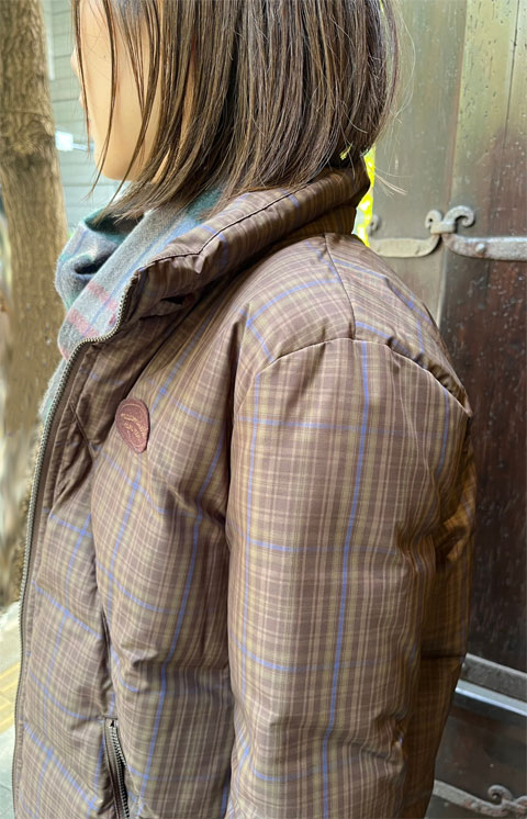 MADEMOISELLE NON NON『ポリエステルタフタチェック撥水ダウンブルゾン