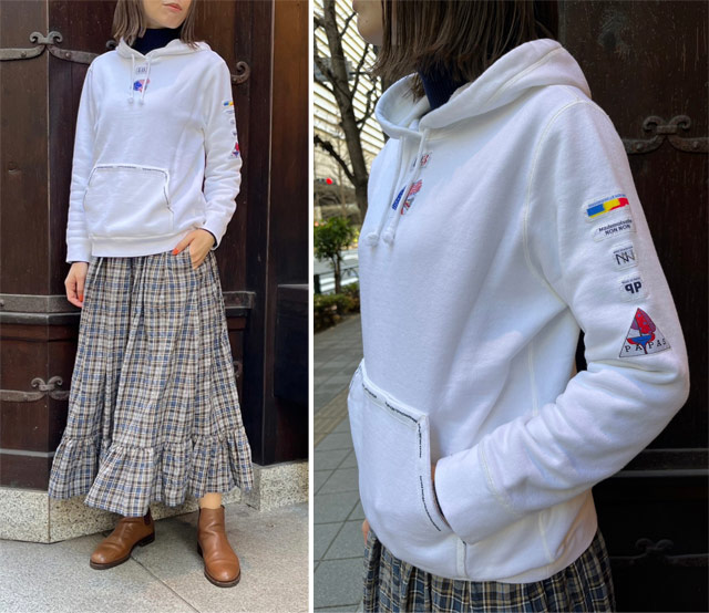 Mademoiselle NON NON『ワッペン付き裏毛プルオーバーパーカー