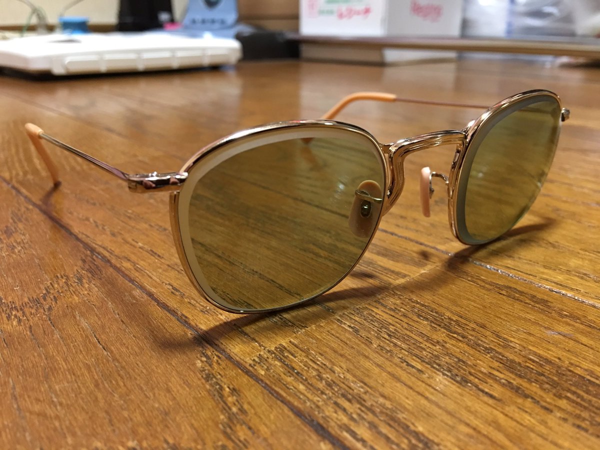 最近頻繁にATSUSHIさんが着用されている白山眼鏡店のメガネ‼︎ この