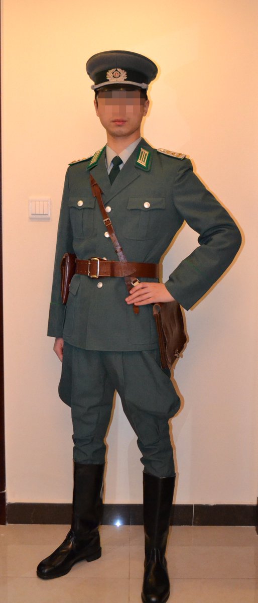 最近は新軍のことを考えたばかり、東ドイツの制服はほとんど細かく