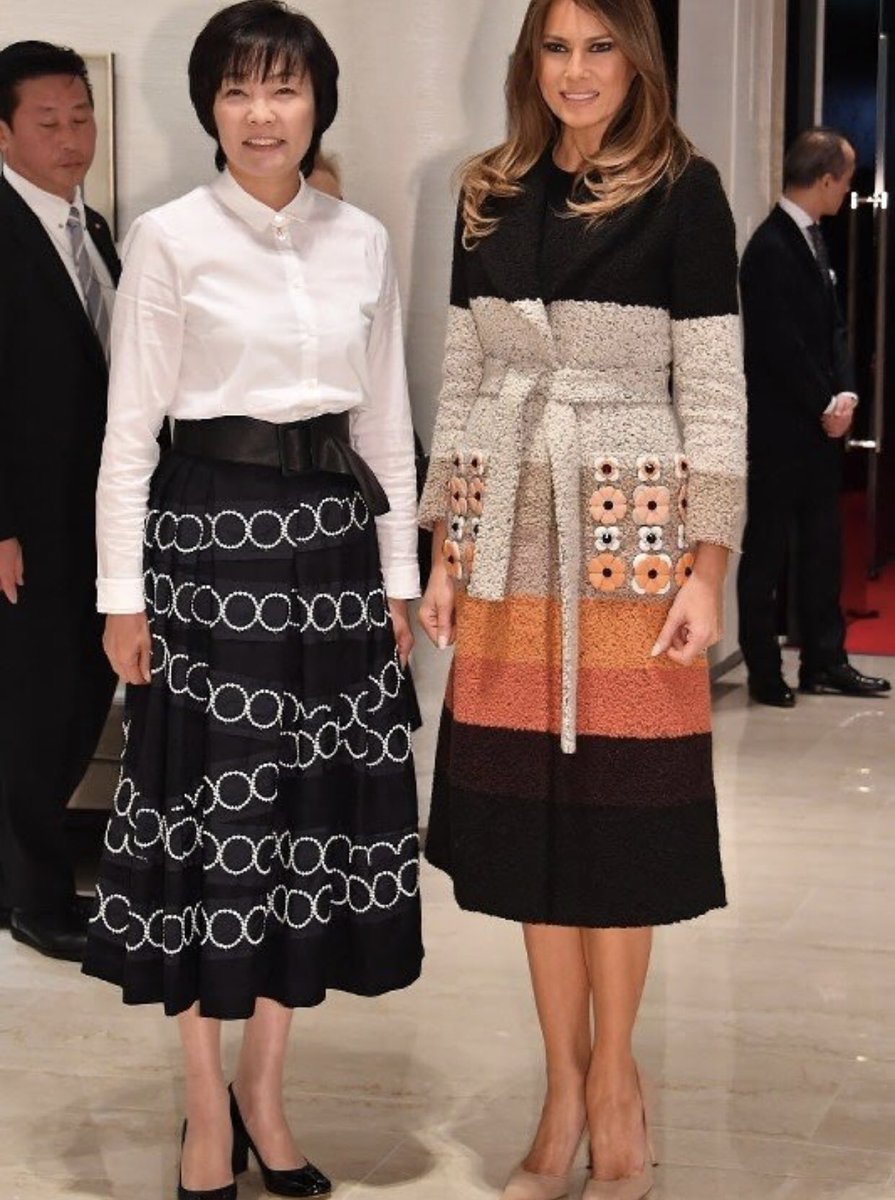 安倍昭恵さんのスカート。やはり、皆川さんのミナペルホネンでしたね