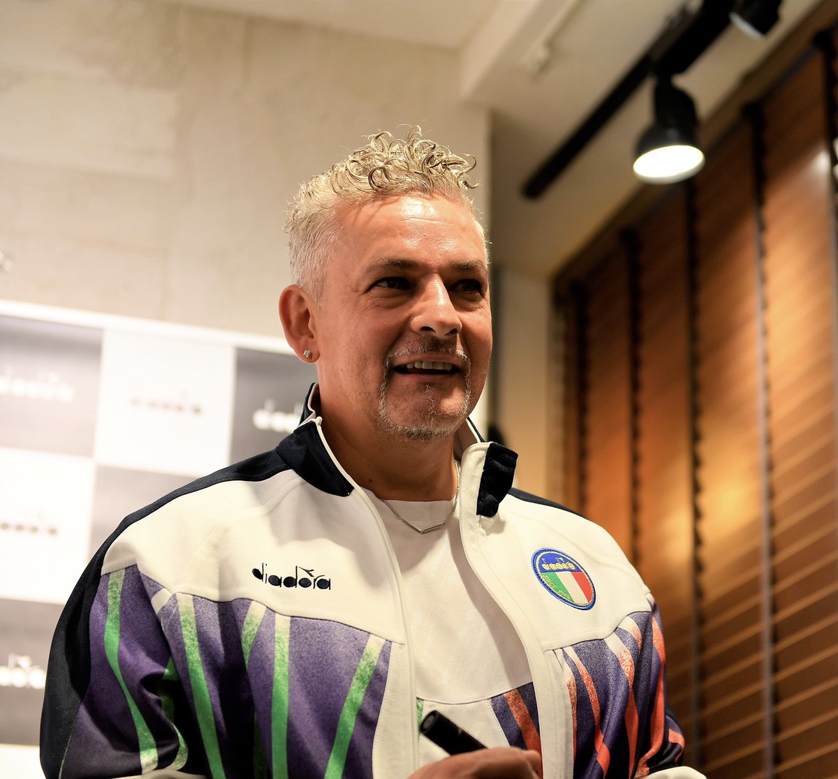 ロベルト・バッジョ 来日記念】 本人直筆サイン入り、diadoraの