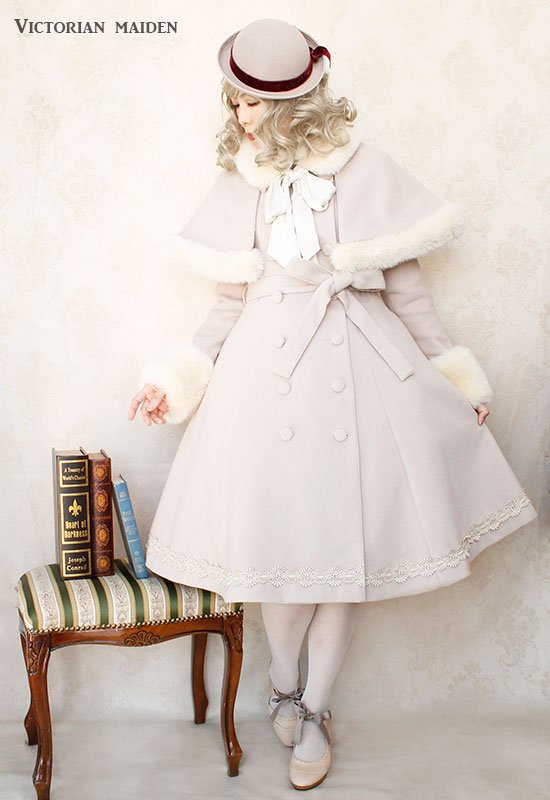 ロリーナロングコート」「ケープ付ロリーナコート」のご予約受付を開始