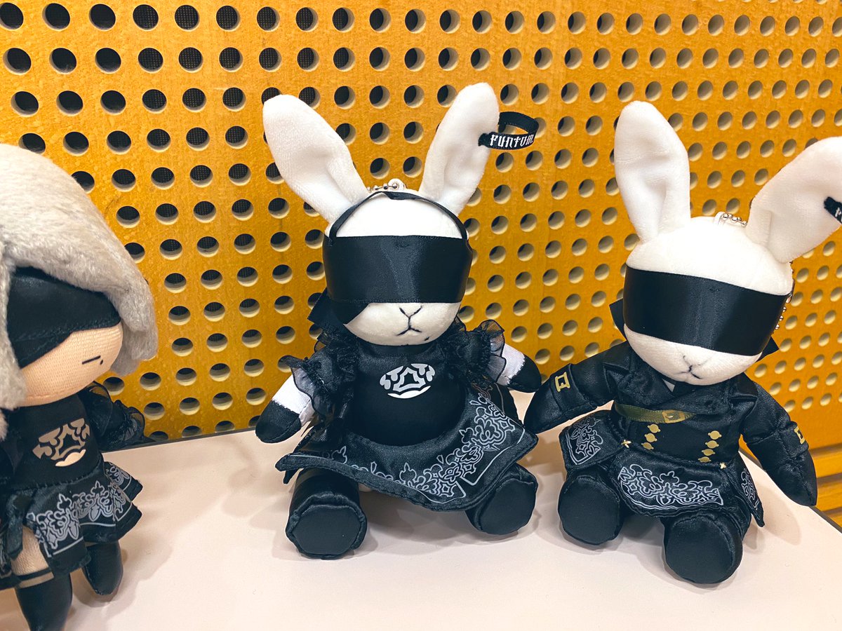 由依】最後は「黒執事 Black Label」ビターラビットミニの2Bと9S