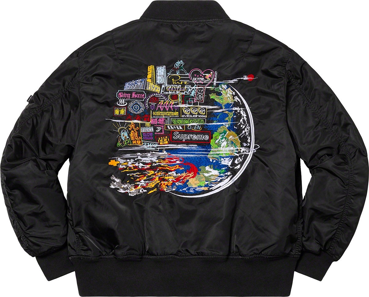 Supreme公式Instagramで葵産業の刺繍が背中に配置されたGlobe MA-1