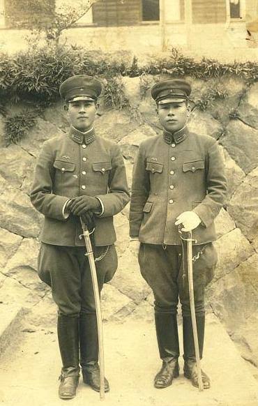 昭和軍服(恐らく九八式以降)がダサいという話が出てましたが、やはり着