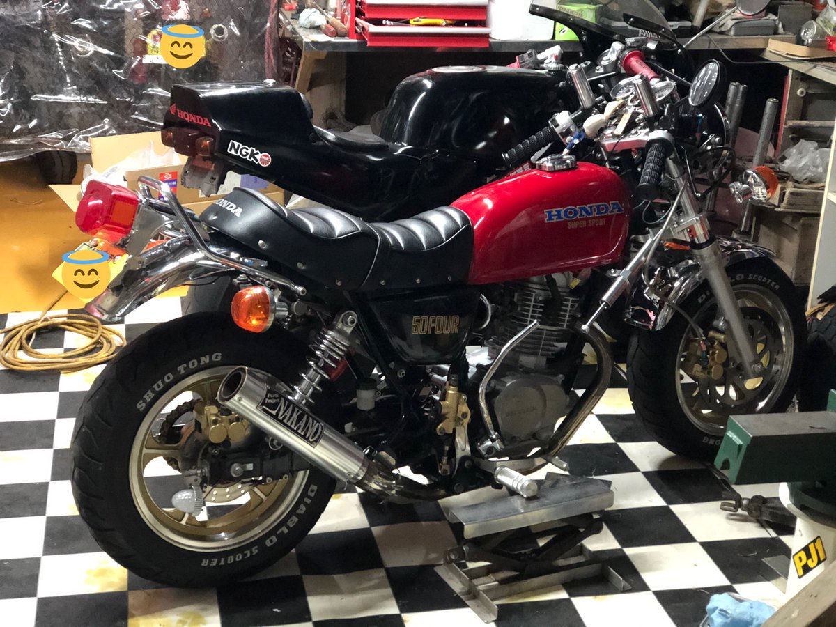 エイプのテールブラケット変えました！これでヨンフォア仕様ちよっと