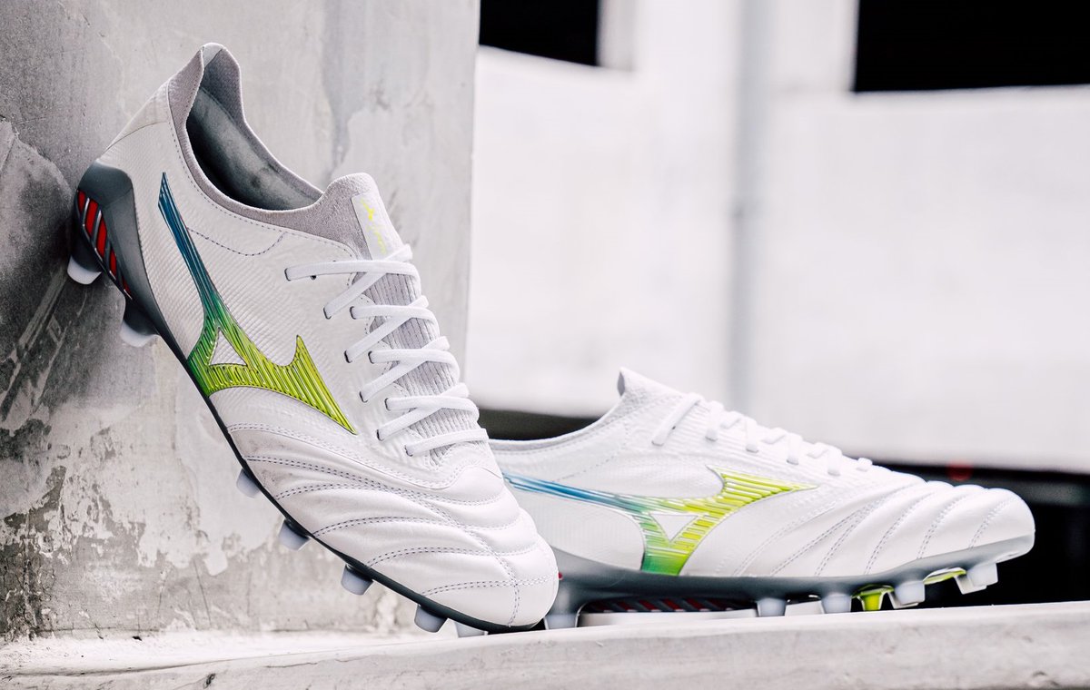 ミズノ サッカースパイク 『モレリアネオ3 ベータ JAPAN』 海外でのみ
