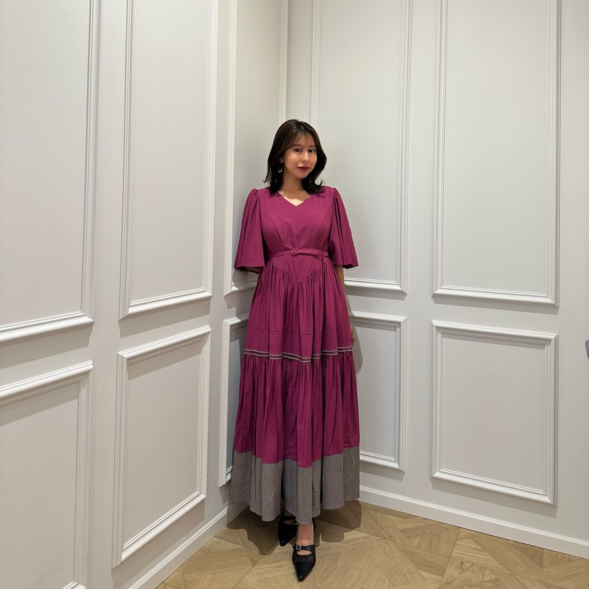 🏷Montpellier Bell-Sleeve Dress - magenta - 歩くたびに揺れる袖と裾