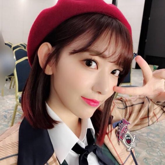 宮脇咲良 x ベレー帽🥰🌸 Sakura really look so good in berets