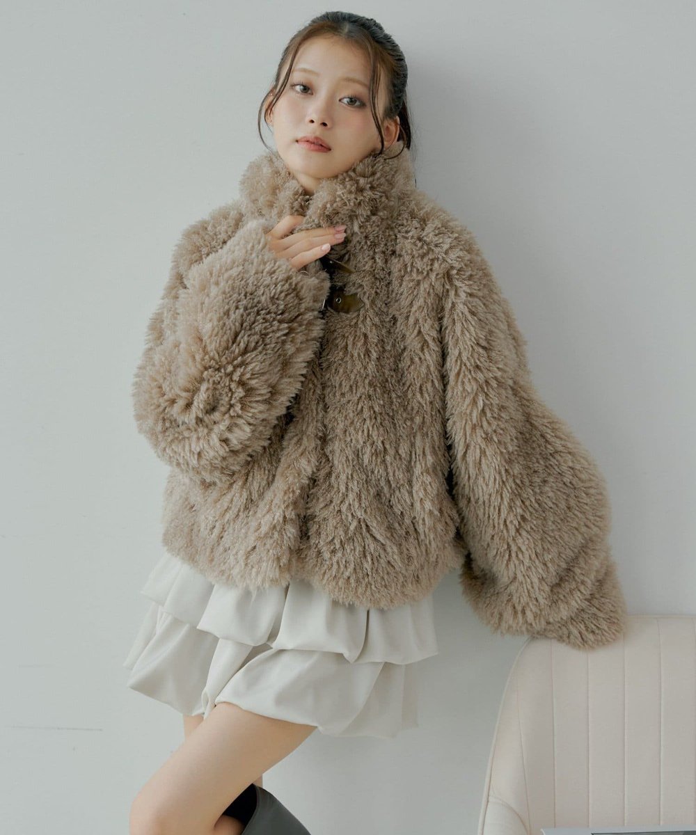 今、ファーコートが人気です！！🪽 □Kastane(カスタネ) カールミドル