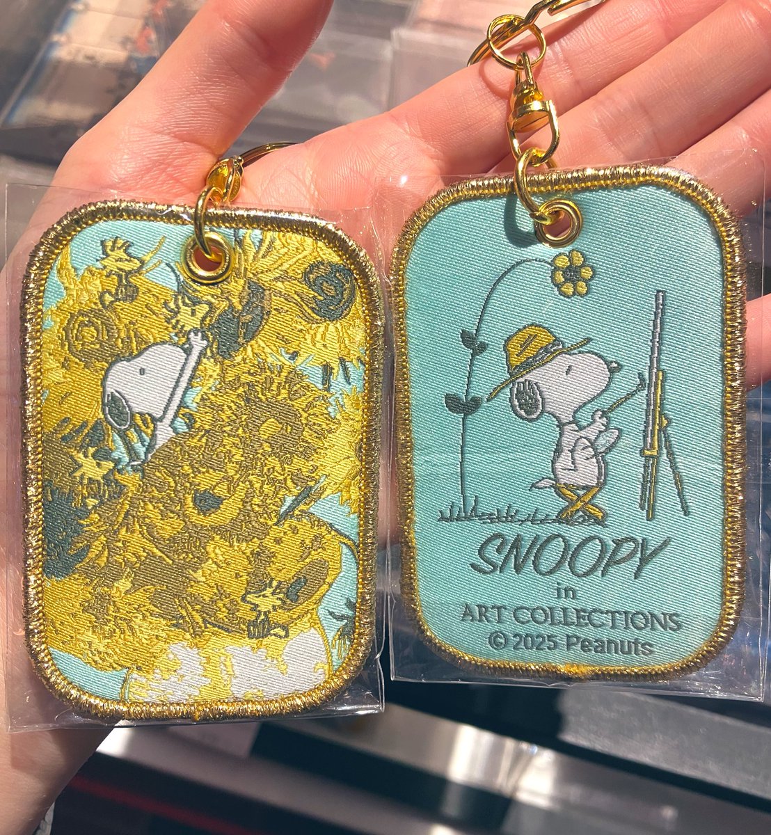 ゴッホ×SNOOPYの刺繍キーホルダー、店頭分再入荷いたしました