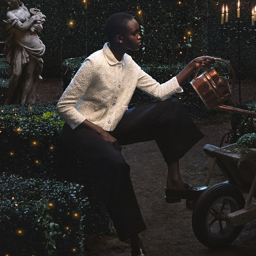 ホリデーシーズンを彩る、ディオールの魅惑的なコレクション。 お近く