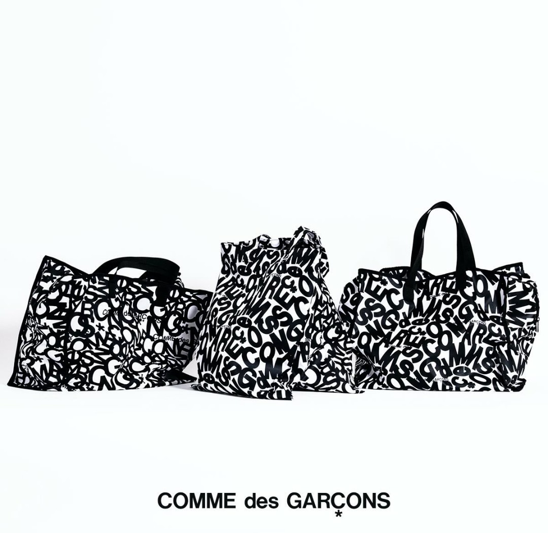 コム デ ギャルソン（COMME des GARÇONS）のホリデーロゴトート（通称