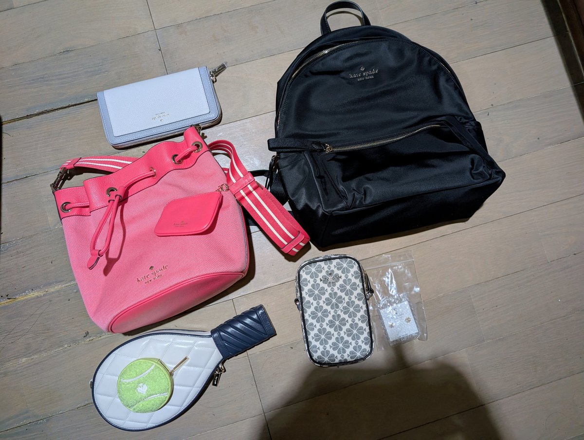 今日届いたケイトスペード福袋2026年用です。使えるのはリュックサック