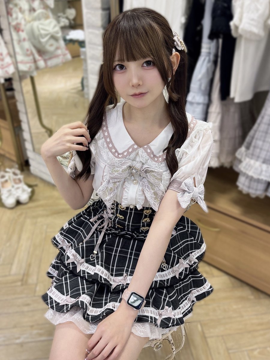 ❤︎ 𝐋𝐈𝐙 𝐋𝐈𝐒𝐀 近鉄Pass'e店 ❤︎ #ハートレース襟ブラウス 襟