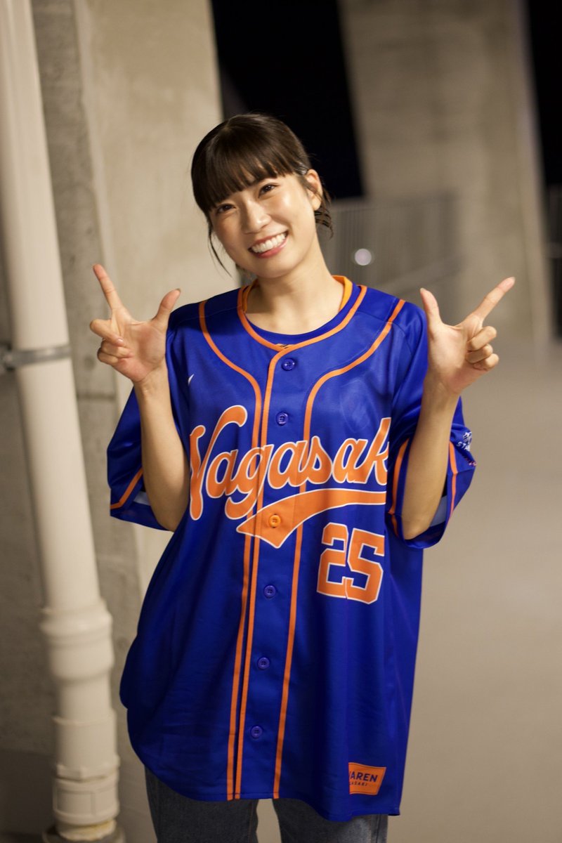 🔷🔶 𝟭𝟬.𝟭𝟴.𝗟𝗼𝗼𝗸.#塩田みう さん📸 ベースボールシャツで