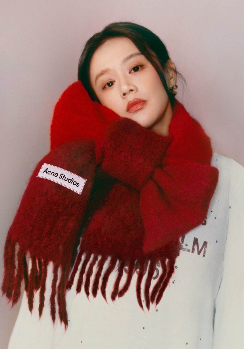 ACNEマフラー、グラデーション赤なの神